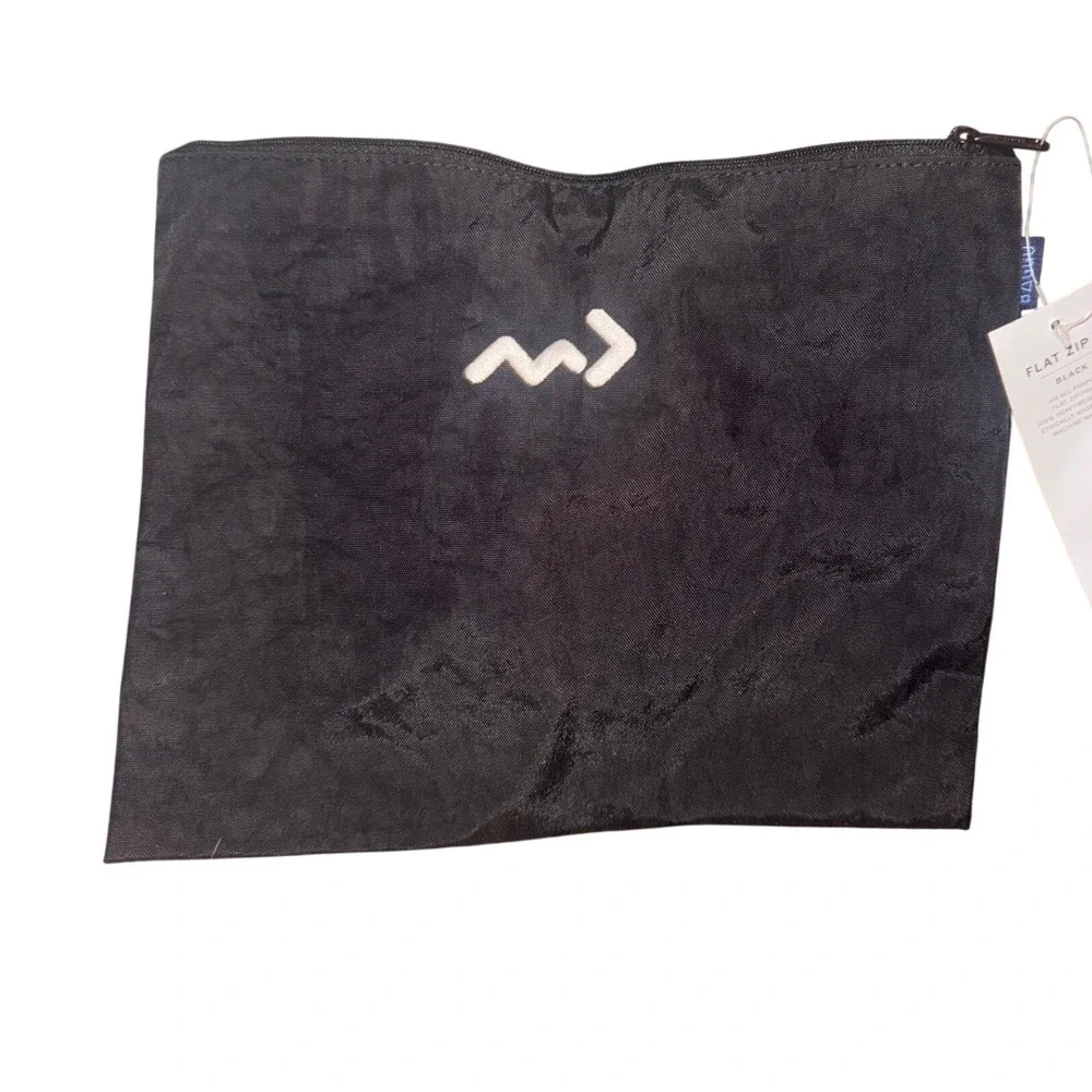 BAGGU Flat Zip Pouch Medium Black Nylon Travel Cosmetic Organizer NWT